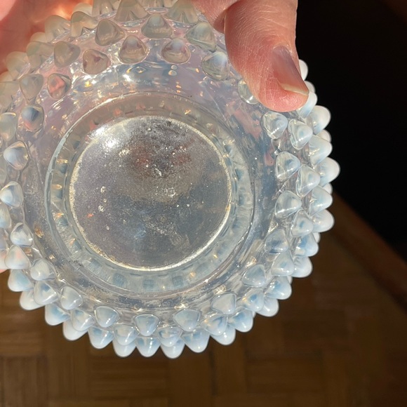 COPY - ⭐️Host Pick! 🌹⭐️ Vintage Hobnail opalescent perfume bottle w/stopper - Picture 6 of 11